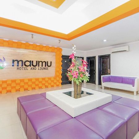Maumu Hotel & Lounge Surabaya Buitenkant foto