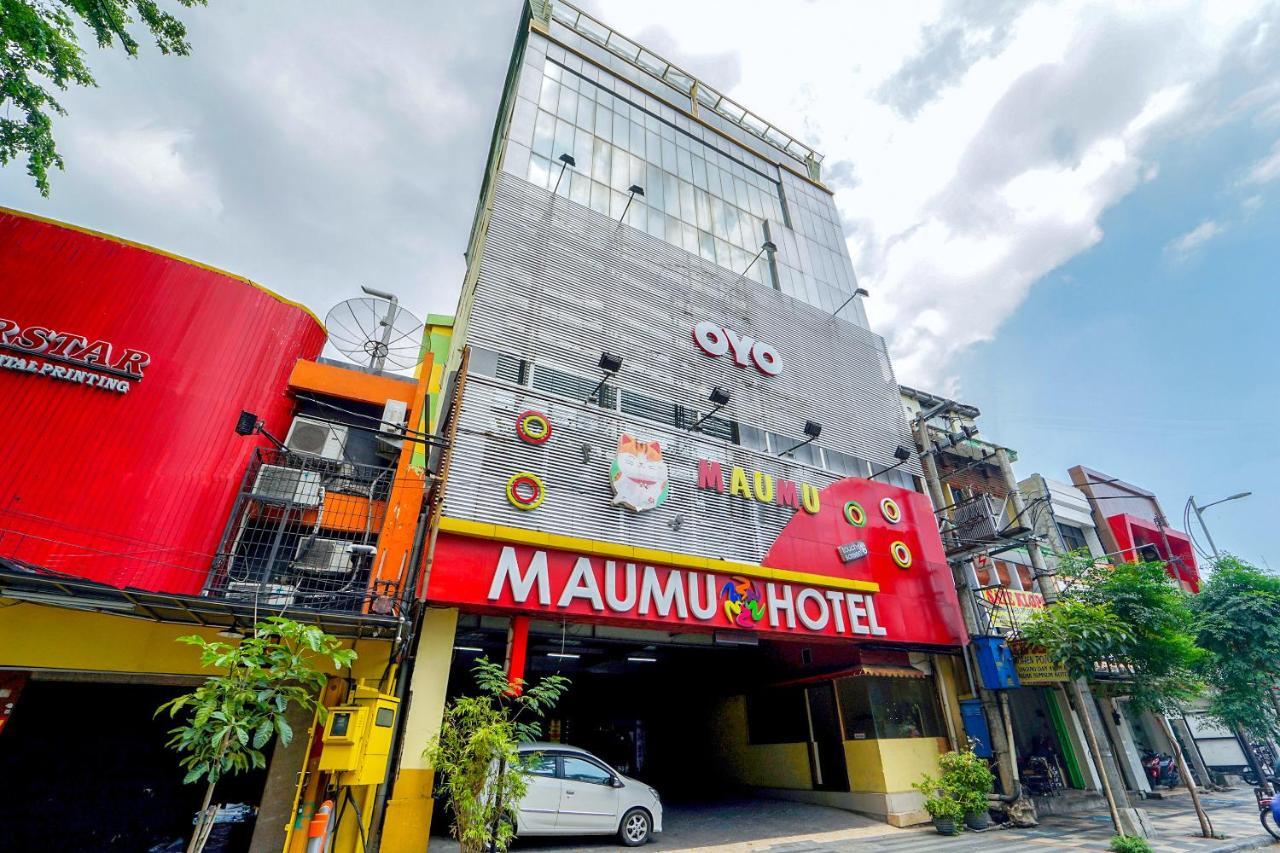 Maumu Hotel & Lounge Surabaya Buitenkant foto